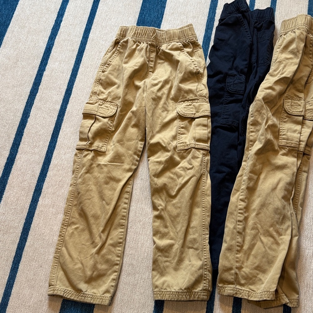 The Children’s Place boy’s Cargo Pants in Tan and Black. Size 8 SLIM. - Picture 3 of 5